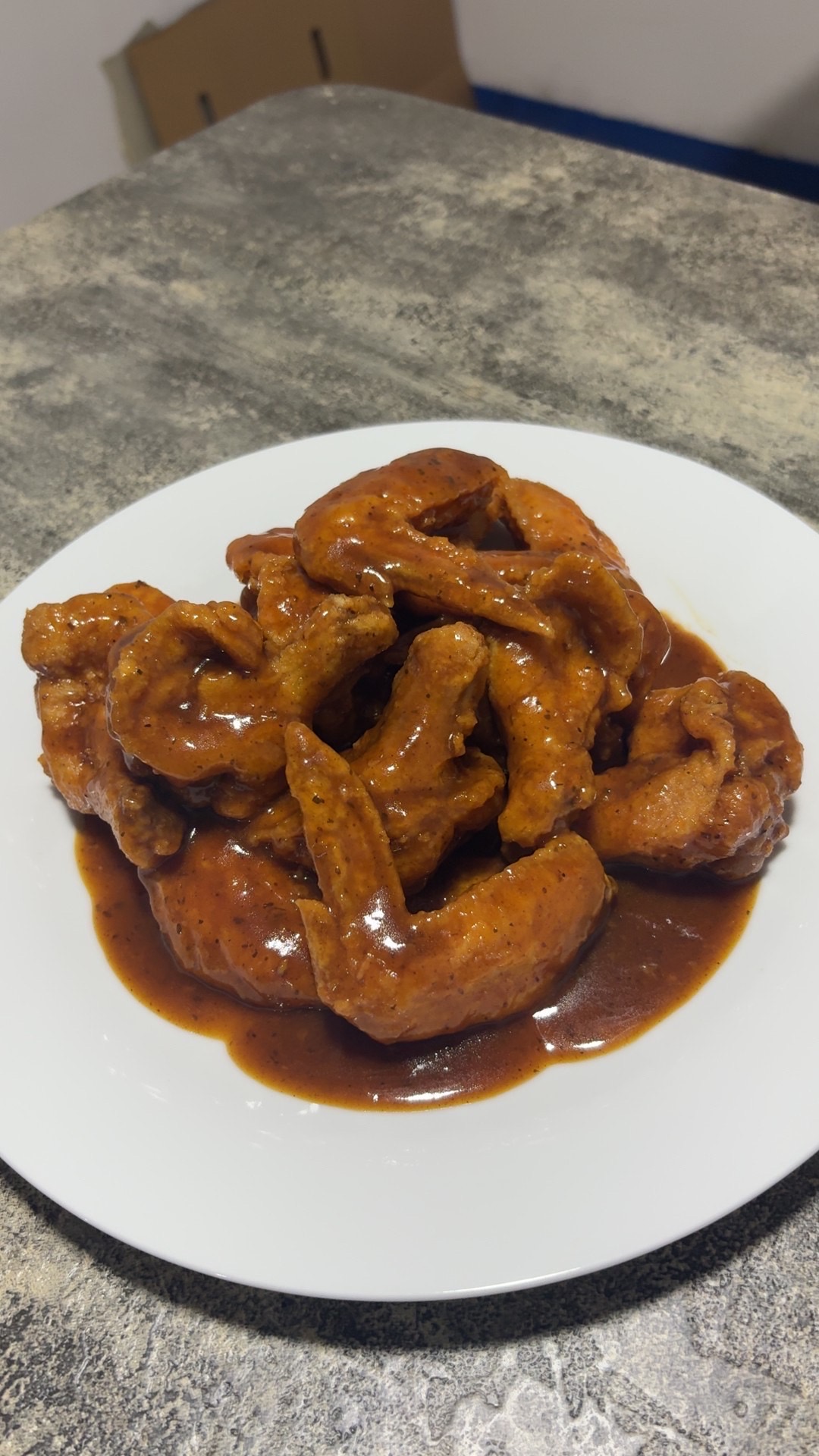 Alitas de pollo en salsa BBQ